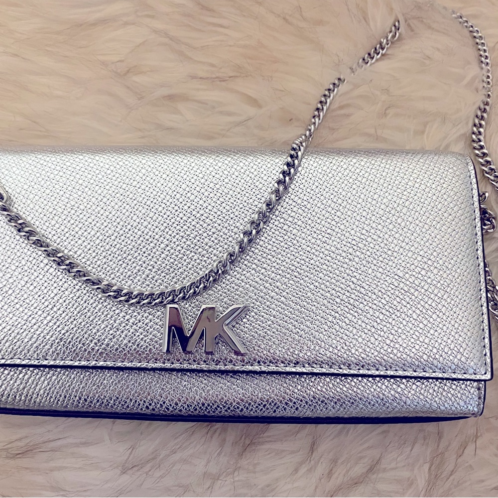 Non Smoker No Pets. Michael Kors Mott Chain Swag  Shoulder Bag Detachable strap